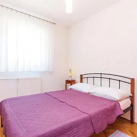Big White Apartment