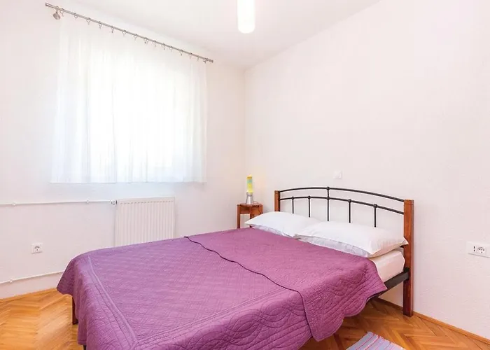 Big White Apartament
